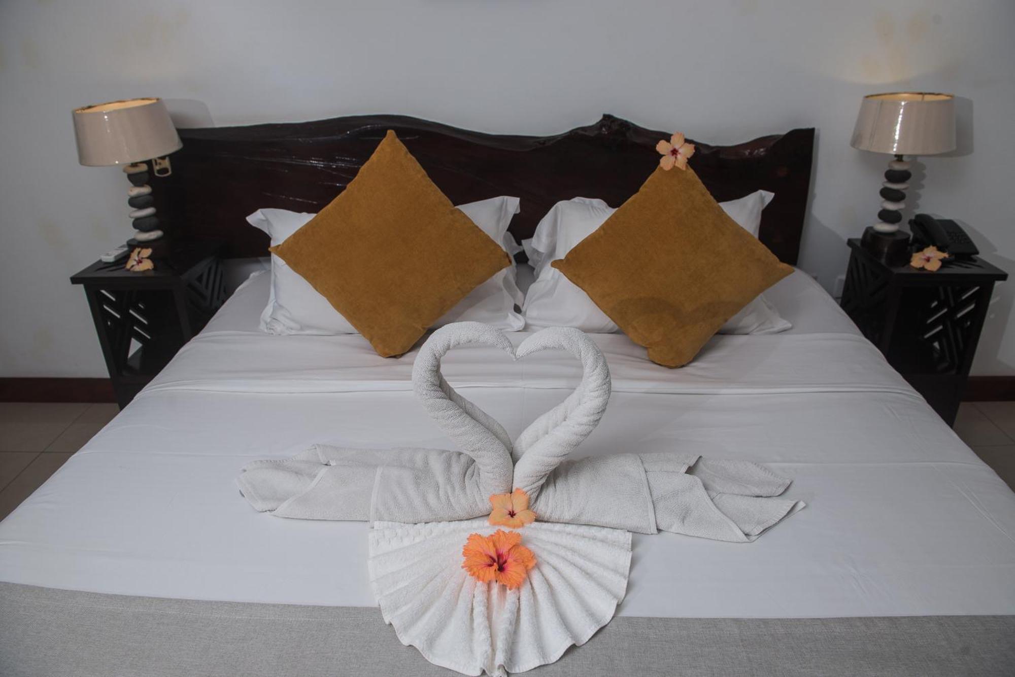 Hotel Chateau St Cloud La Digue Exterior photo